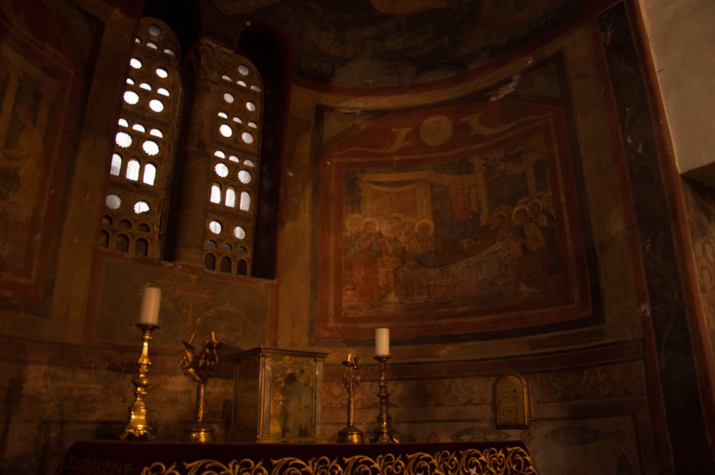 Altare navata sinistra nella Basilica di Santa Maria in Cosmedin