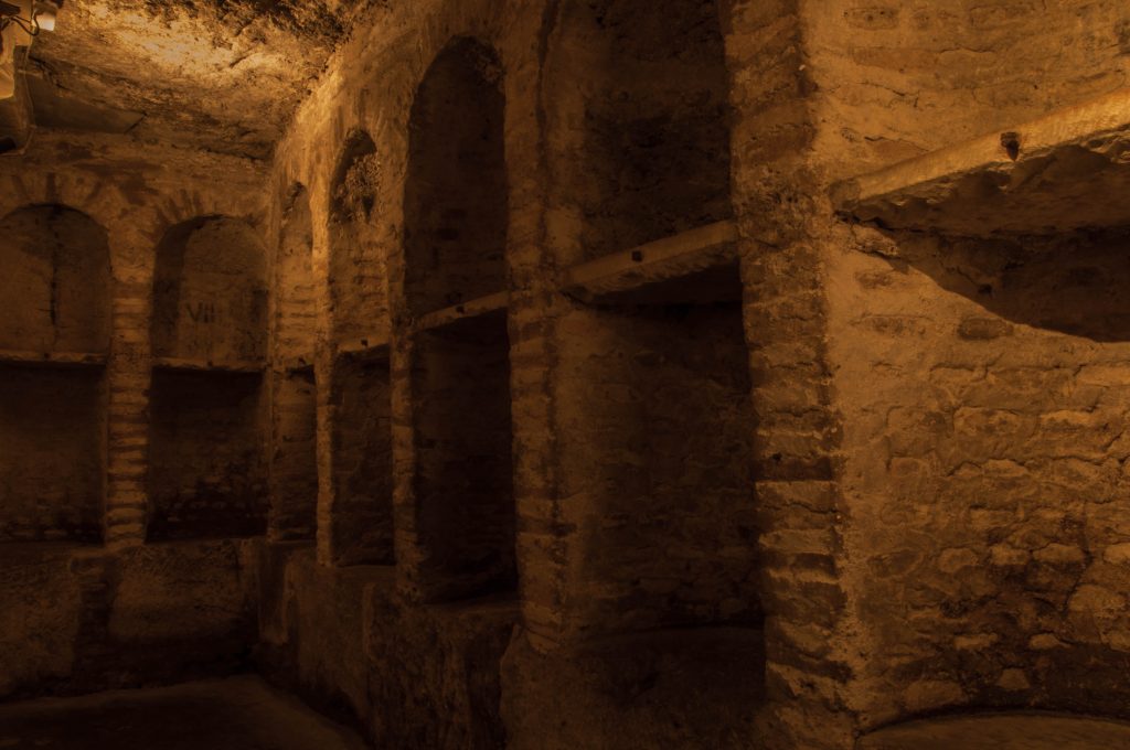Nichie nella nella Cripta di Santa Cirilla della Basilica Minore di Santa Maria in Cosmedin