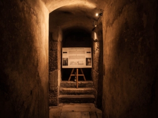 Entrata alla Cripta di Santa Cirilla della Basilica Minore di Santa Maria in Cosmedin
