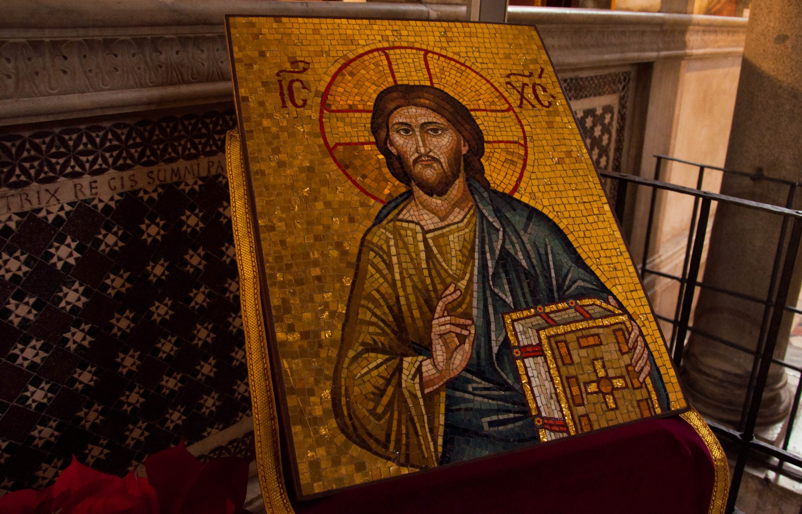 Mosaico di Gesù Pantocratore  Basilica Minore di Santa Maria in Cosmedin